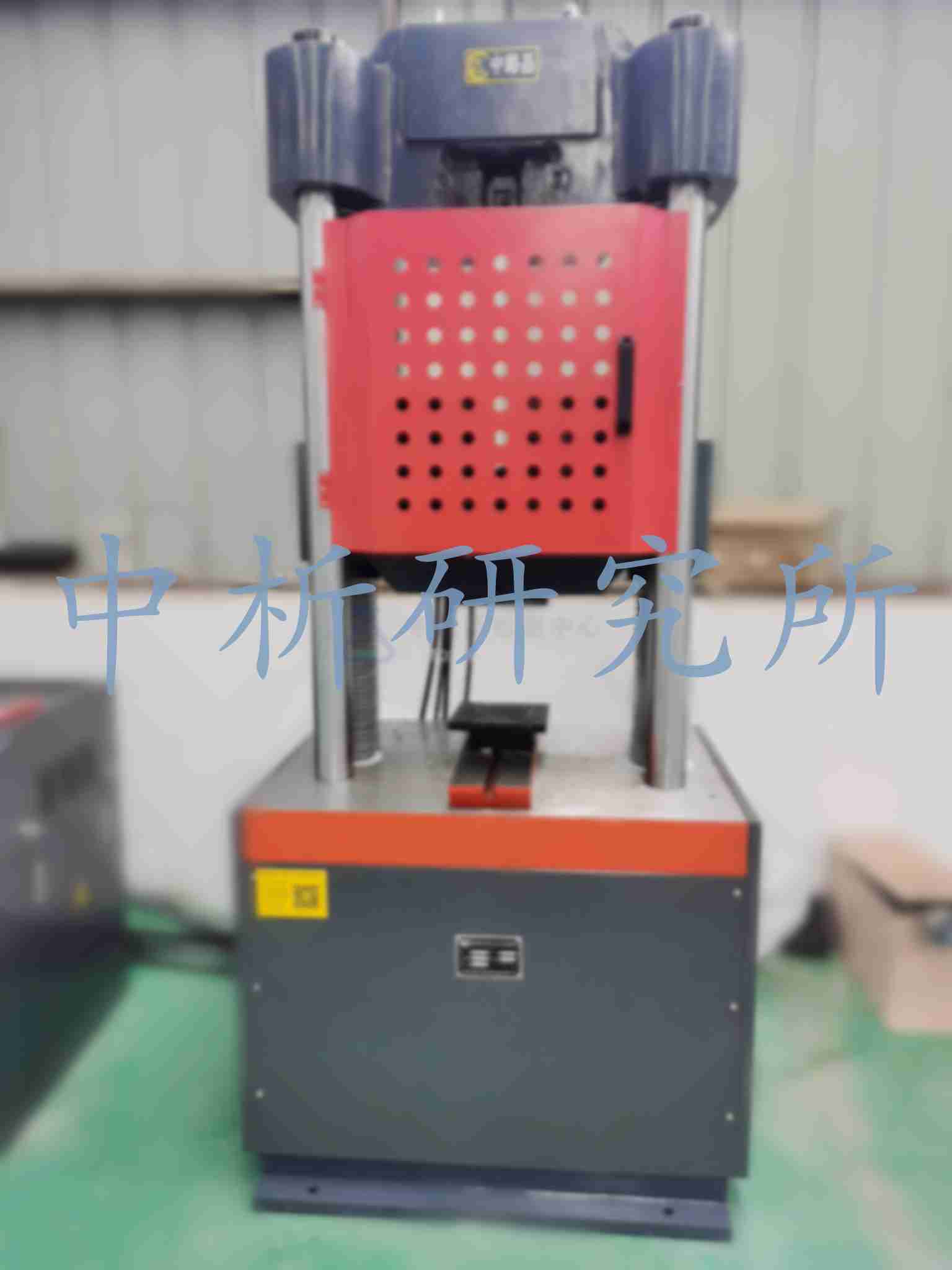 一百噸萬能試驗(yàn)機(jī)2